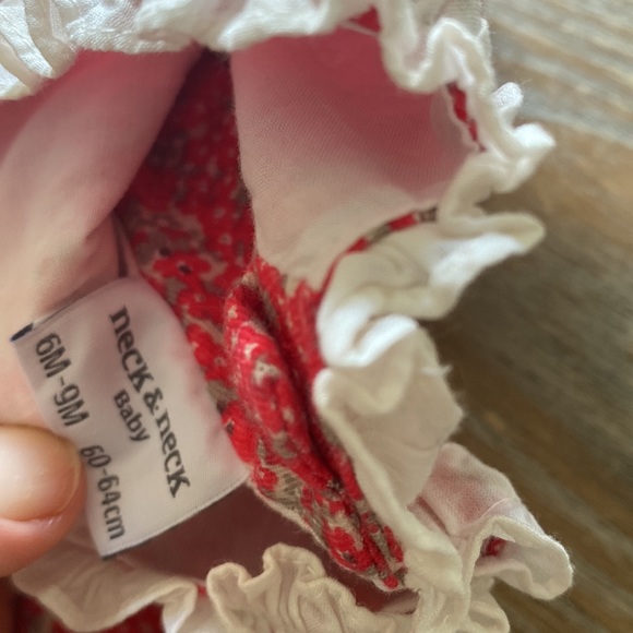 Neck & neck baby girl dress red and white floral sz 6-9 months - Picture 2 of 5
